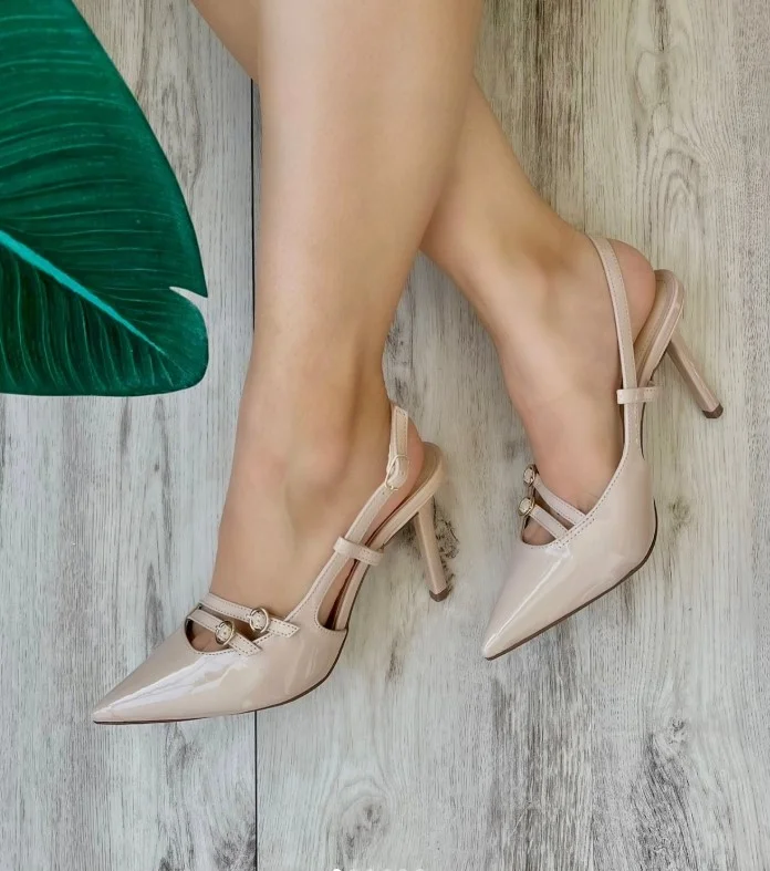 Beige heels with a light brown dress for everyday wear