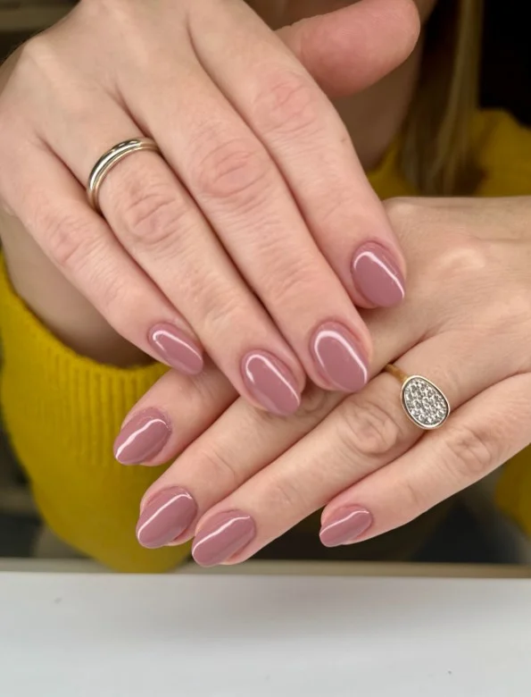 Dusty rose nails for pale skin with a soft feminine finish