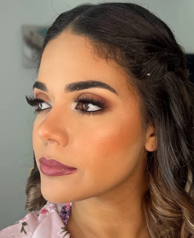 Classic mauve lipstick with a balanced pink-purple tone for an elegant everyday look.